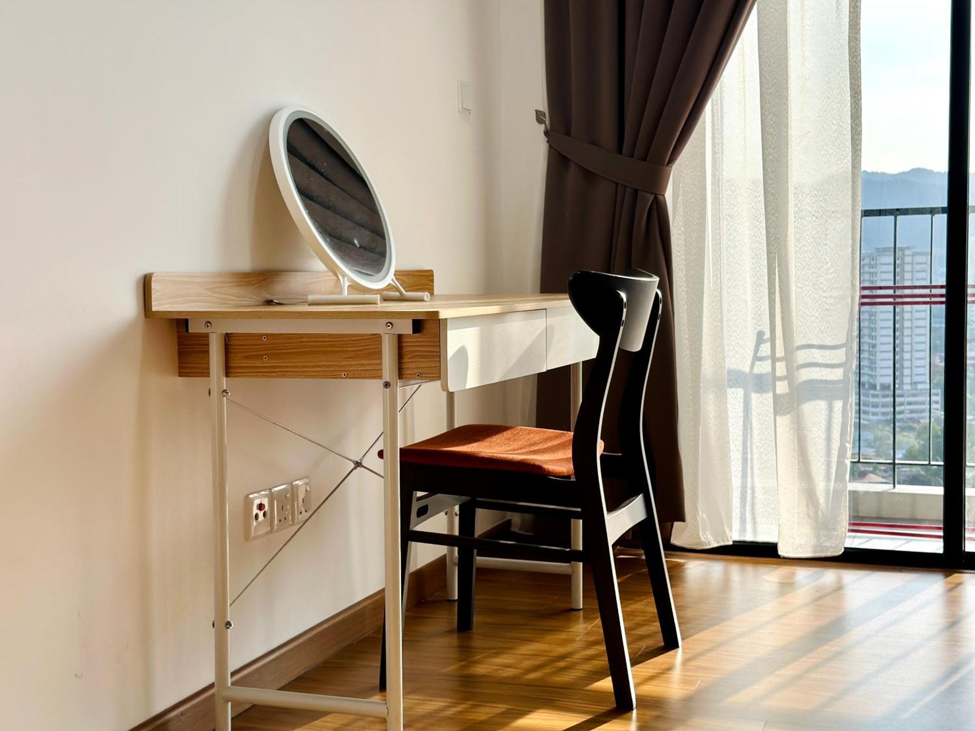 New 2Br Georgetown Warm And Lovely Homestay 10Pax-无敌美景两房民宿 Beacon Executive Suite Екстериор снимка