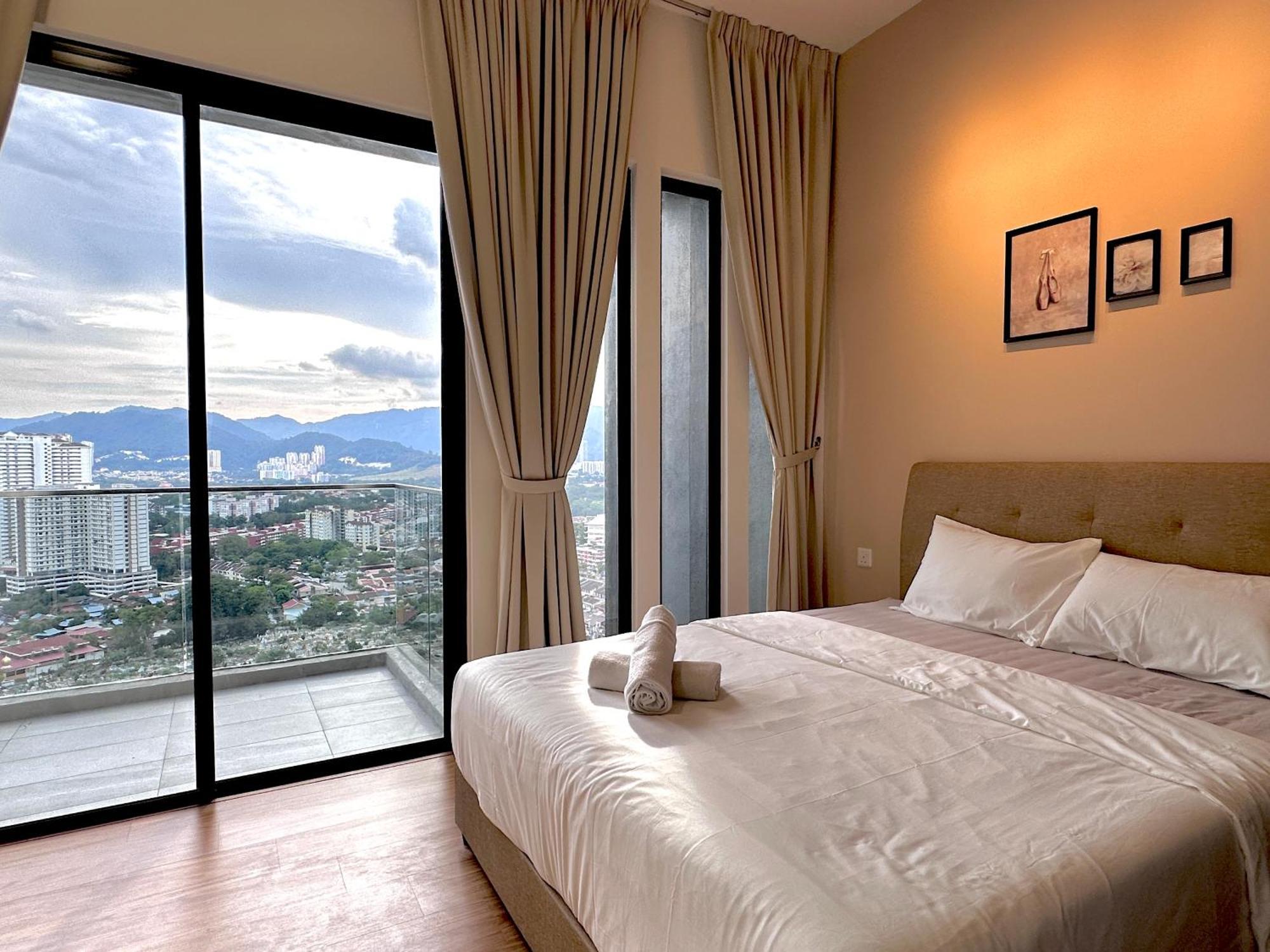 New 2Br Georgetown Warm And Lovely Homestay 10Pax-无敌美景两房民宿 Beacon Executive Suite Екстериор снимка