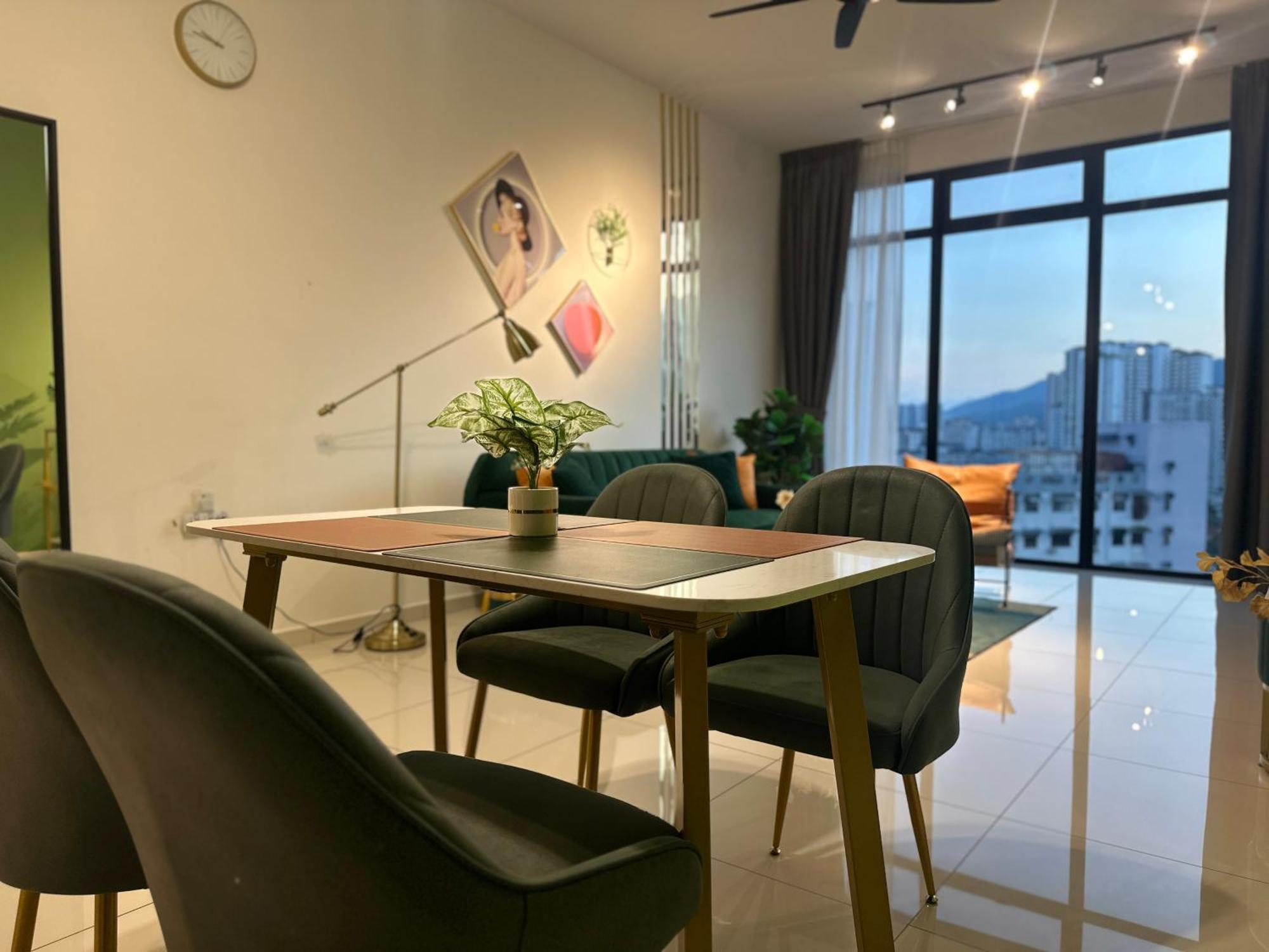 New 2Br Georgetown Warm And Lovely Homestay 10Pax-无敌美景两房民宿 Beacon Executive Suite Екстериор снимка