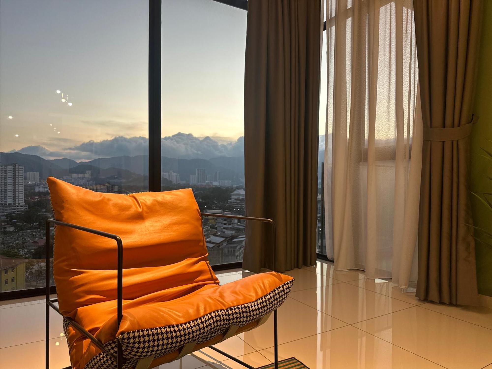 New 2Br Georgetown Warm And Lovely Homestay 10Pax-无敌美景两房民宿 Beacon Executive Suite Екстериор снимка